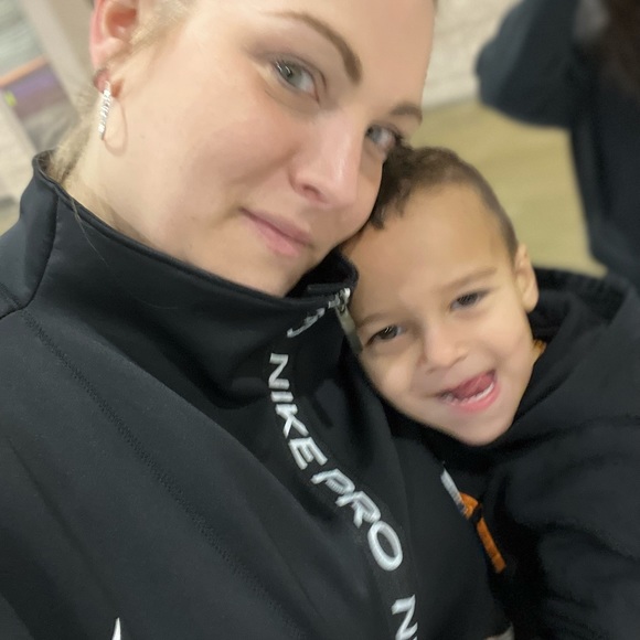 Meet your Posher, Hope - Picture 3 of 3